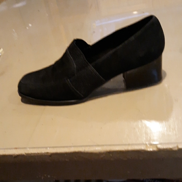 Women's 8 1/2 m suede small heel shoe - Picture 5 of 8